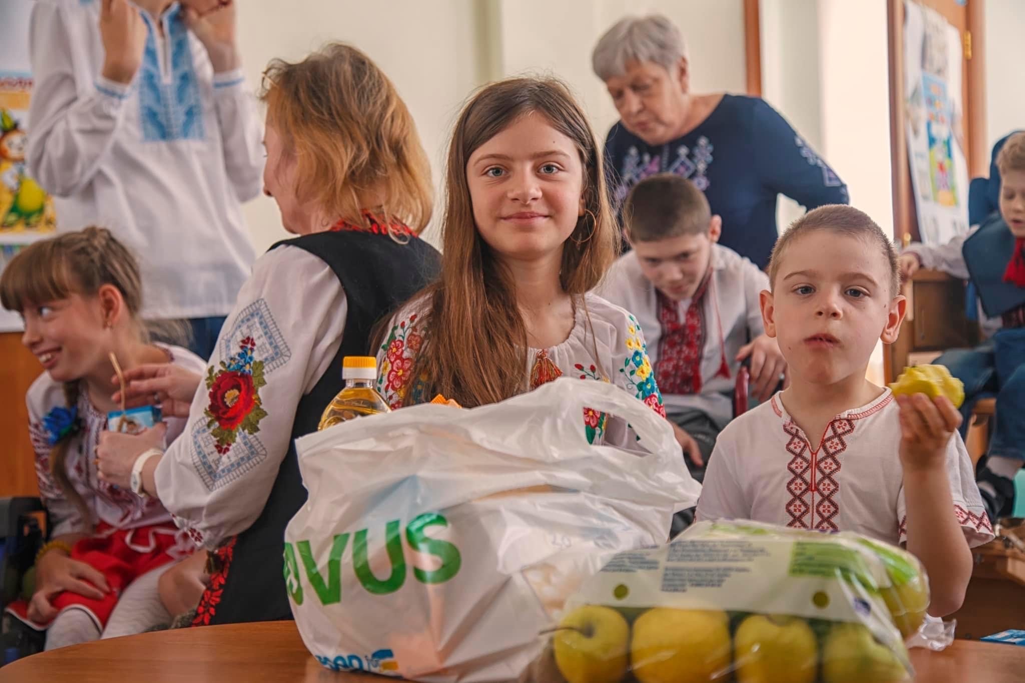 Підтримуємо дітей України у складні часи 